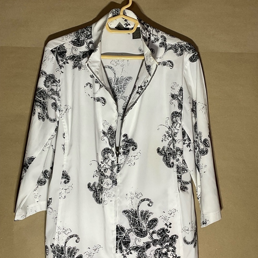Chico's Black and White floral full zip jacket. Size 2